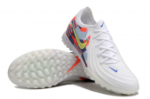 Футбольные бутсы (сороконожки) Nike Phantom GX II Luna Elite TF белые