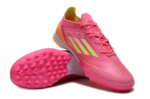 Футбольные бутсы (сороконожки) Adidas F50 TF розовые